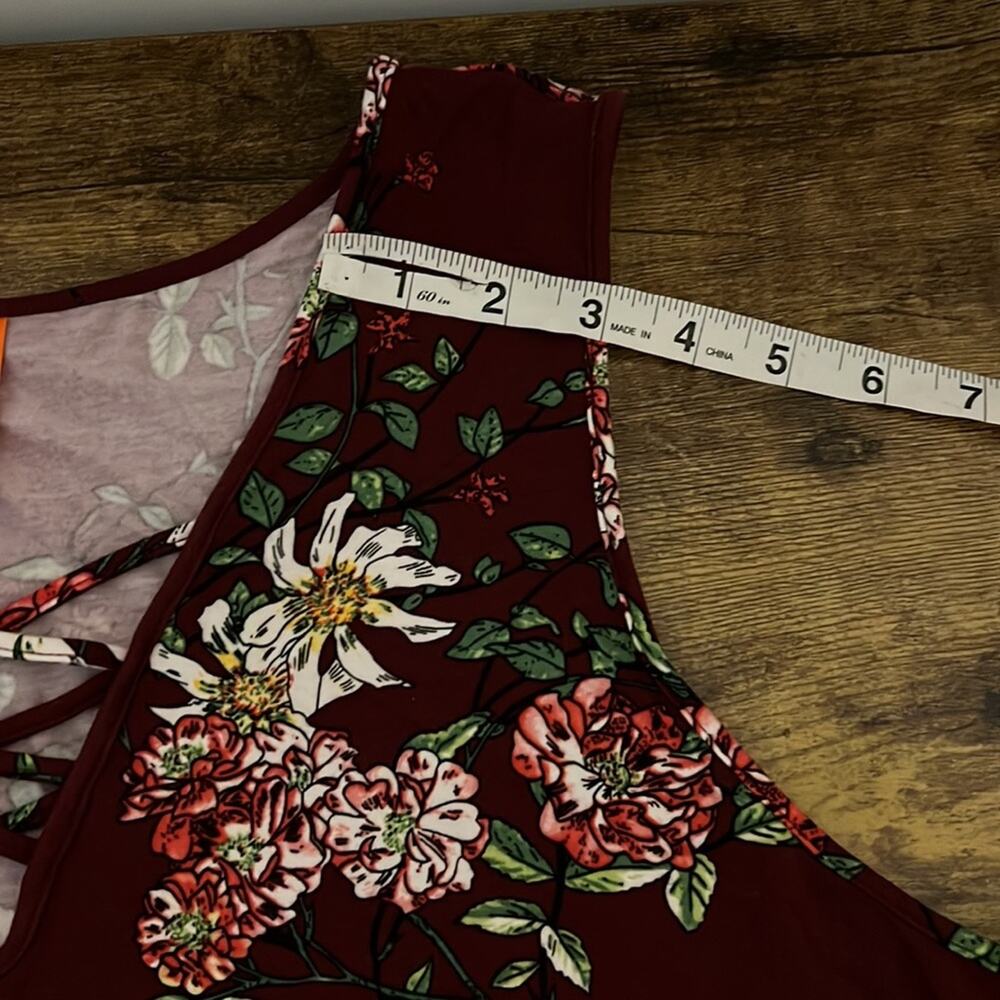 Feiersi Burgundy Soft Floral Lace Up V Neck Tank - Picture 9 of 11
